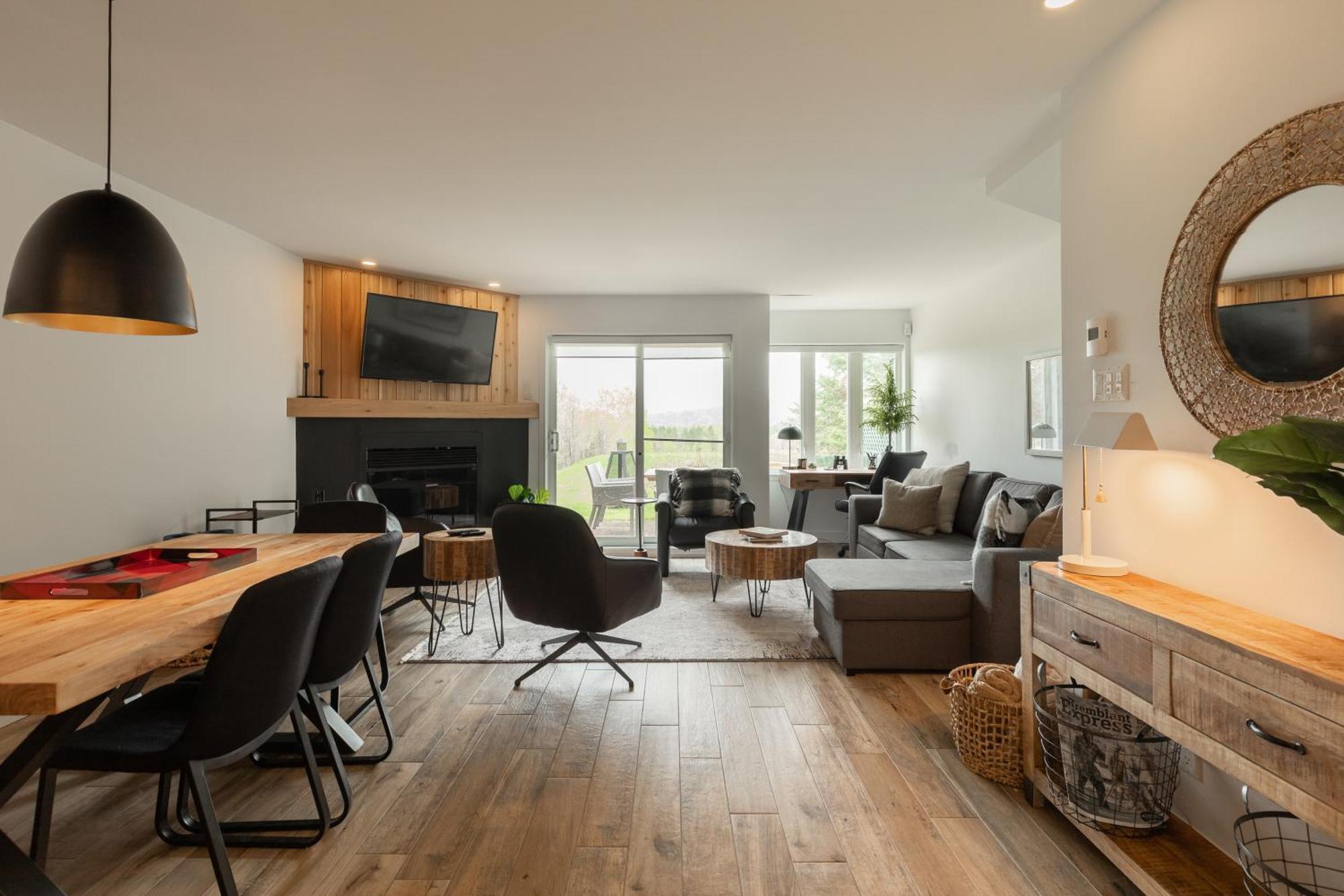 2-Level Home - Tremblant Mountain View - Fireplace Mont-Tremblant Exterior photo
